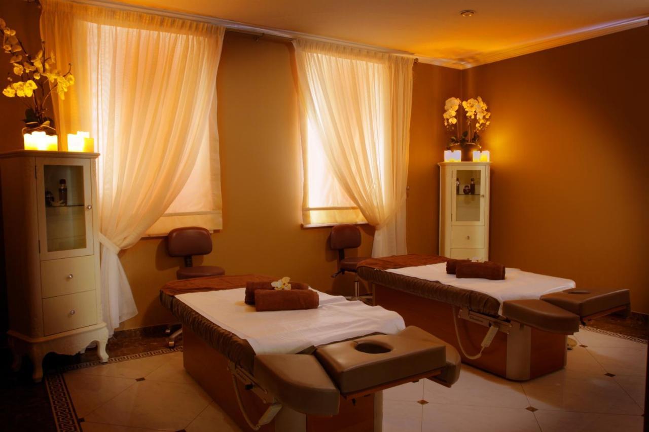Palac Zelechow Spa & Wellness מראה חיצוני תמונה