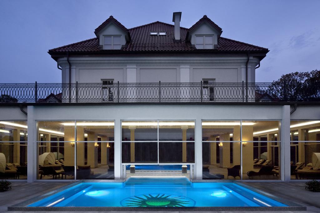 Palac Zelechow Spa & Wellness מראה חיצוני תמונה