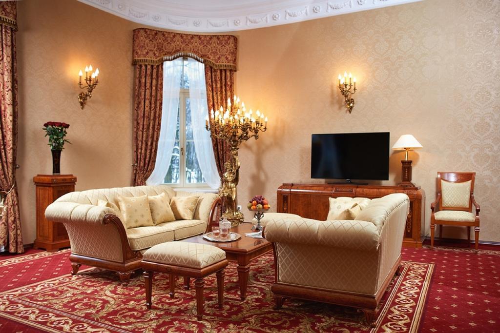 Palac Zelechow Spa & Wellness מראה חיצוני תמונה