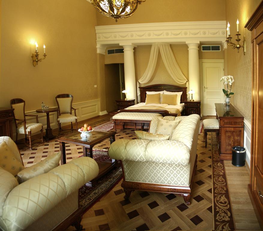 Palac Zelechow Spa & Wellness מראה חיצוני תמונה